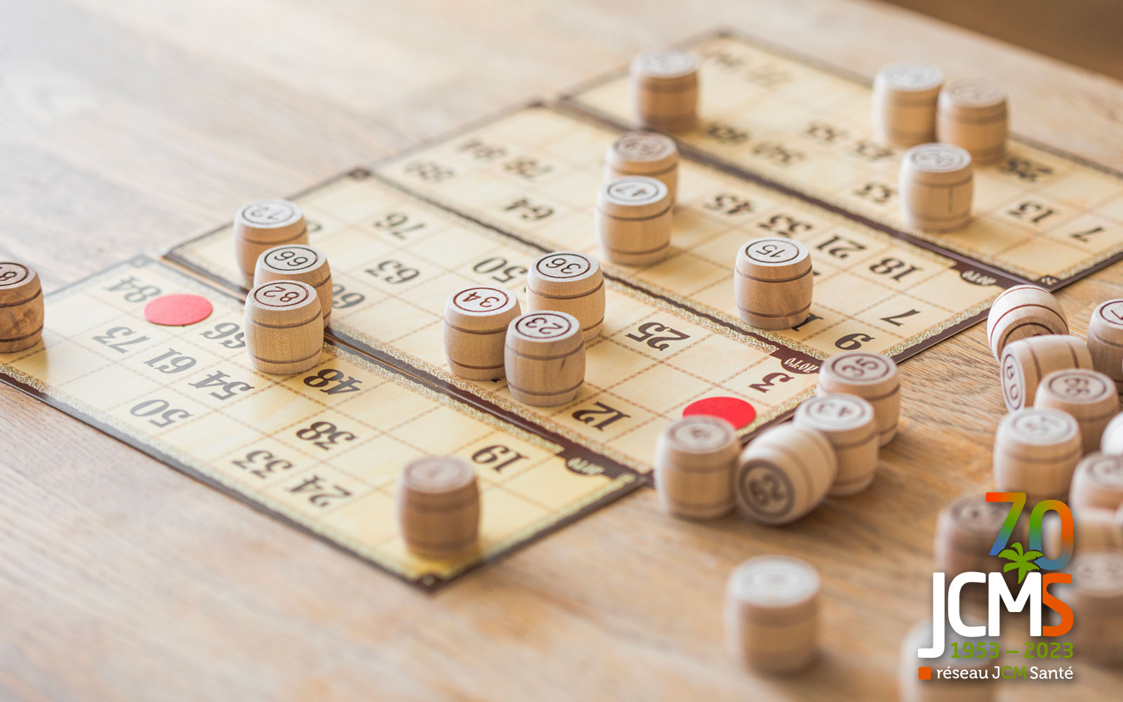 Jeux de société d’autrefois : une idée d’activité intergénérationnelle pour le bien être des seniors