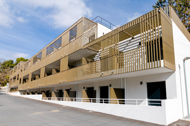 Logements modernes et bien pensés pour une résidence de services Séniors JCM Santé en région PACA